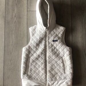Small, Patagonia reversible fleece vest